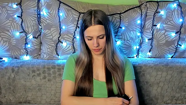 MaggieCake online show from December 23, 1:40 am