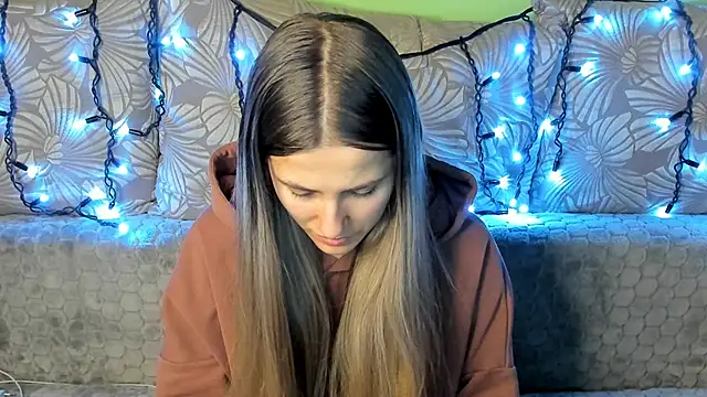 MaggieCake online show from December 26, 12:57 am