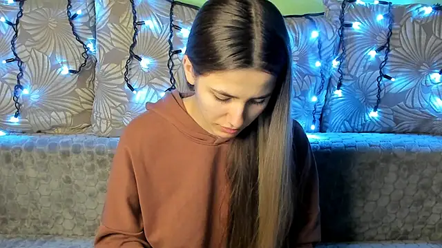 MaggieCake online show from December 31, 1:36 am