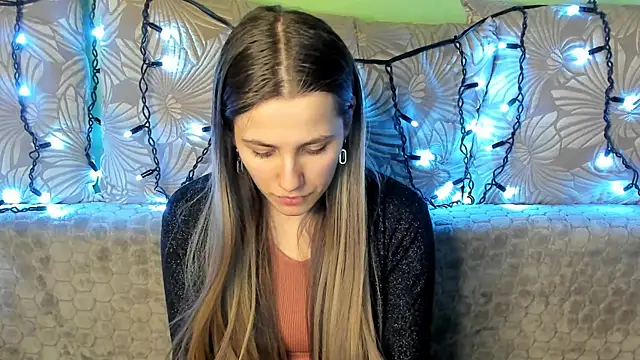 MaggieCake online show from February 14, 4:37 am