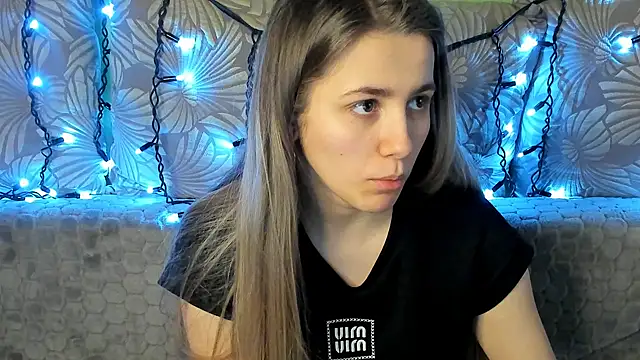 MaggieCake online show from February 24, 5:22 am