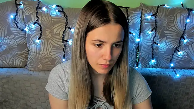 MaggieCake online show from October 20, 1:50 am