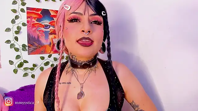 Rainnbow  online show from February 7, 5:00 am