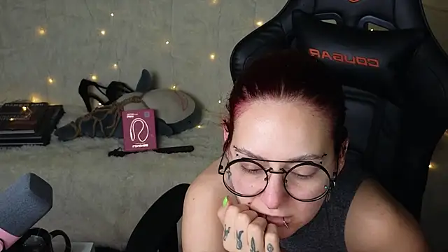 Ginger Stay online show from September 25, 8:45 pm