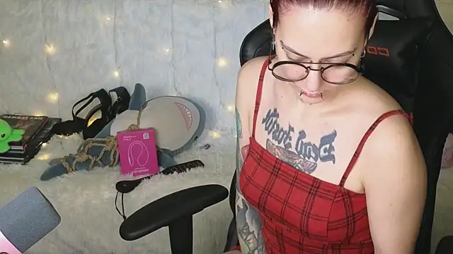 Ginger Stay online show from November 2, 9:11 am