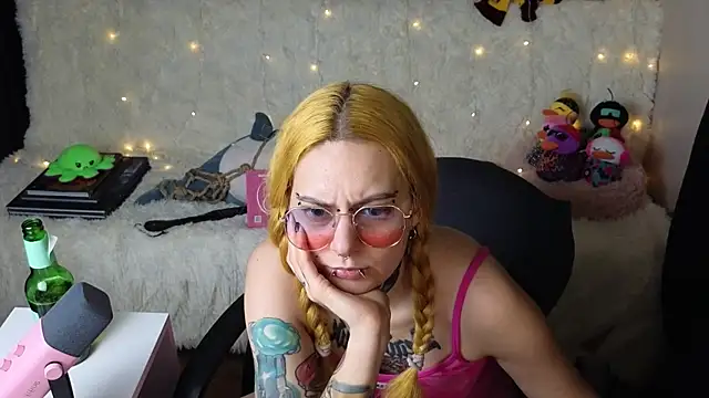 Ginger Stay online show from December 19, 7:32 pm