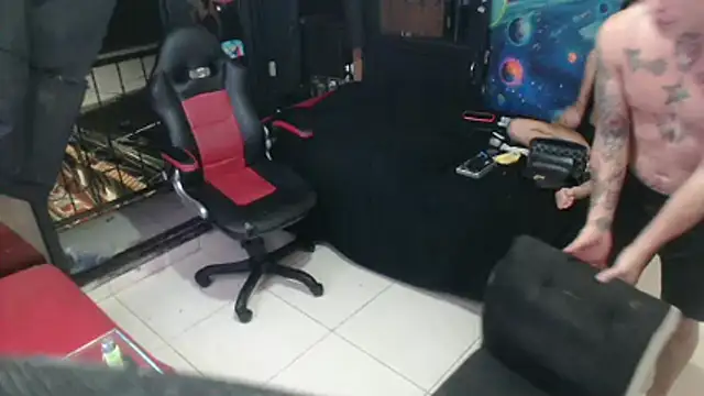 Snapshot of dounolimist777 chatting on December 19, 3:35 am dounolimist777 online show from December 19, 3:35 am