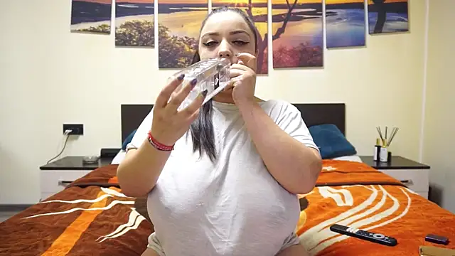 adelline online show from March 10, 10:02 pm