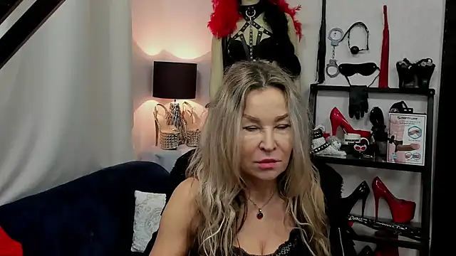 crystaLUX online show from January 2, 7:12 am