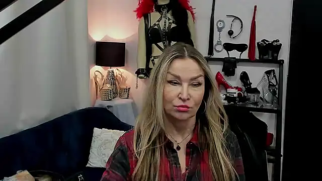 crystaLUX online show from March 10, 9:53 am