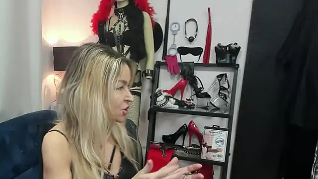 crystaLUX online show from February 19, 5:25 am