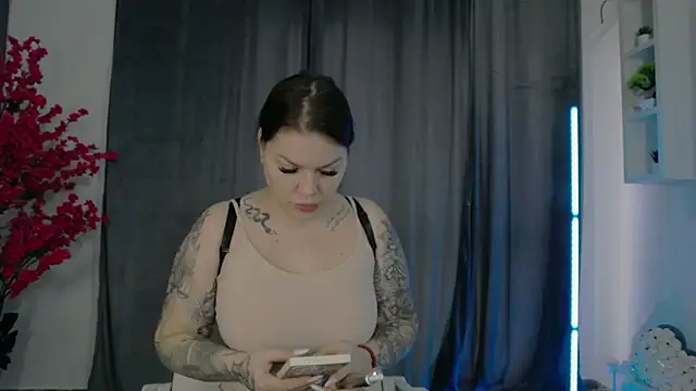 Raven Luna online show from December 12, 7:19 am