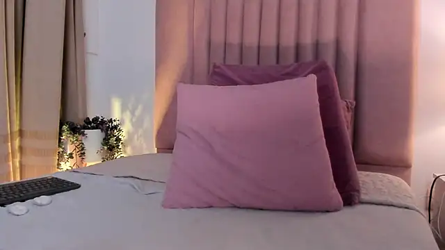 Christy Sea online show from February 12, 12:05 am