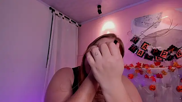 Snapshot of hannamartinn chatting on October 24, 3:19 pm hannamartinn online show from October 24, 3:19 pm