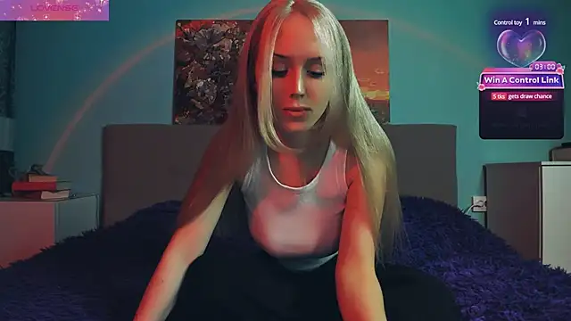 Snapshot of Linda_Roxy chatting on February 14, 5:46 pm Linda Roxy online show from February 14, 5:46 pm