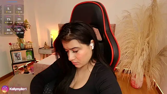 Snapshot of KallyMyller1 chatting on December 14, 10:07 pm KallyMyller1 online show from December 14, 10:07 pm