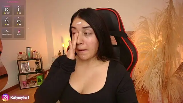 Snapshot of KallyMyller1 chatting on January 24, 7:39 pm KallyMyller1 online show from January 24, 7:39 pm