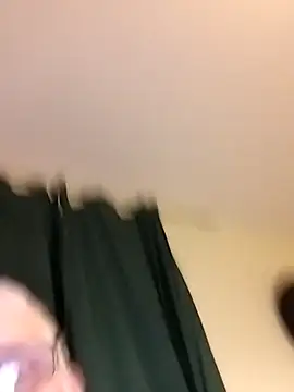 Snapshot of flymann2 chatting on March 21, 12:15 am flymann2 online show from March 21, 12:15 am