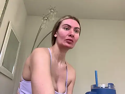 Alyssa rhoades online show from December 22, 4:59 pm
