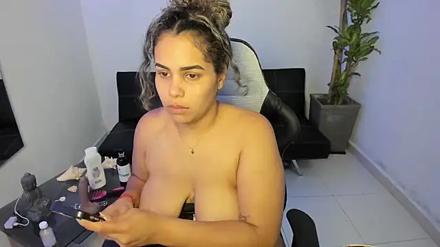 alyssannVhm online show from January 14, 3:32 am