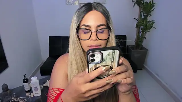 alyssannVhm online show from January 15, 7:55 pm