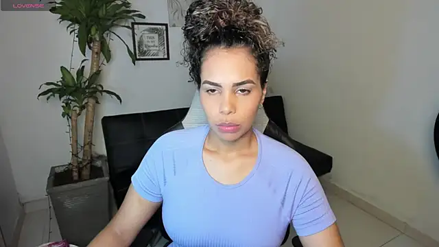 alyssannVhm online show from May 9, 12:38 am