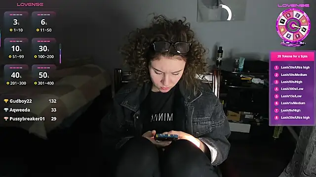 KindKristy online show from January 25, 8:42 am