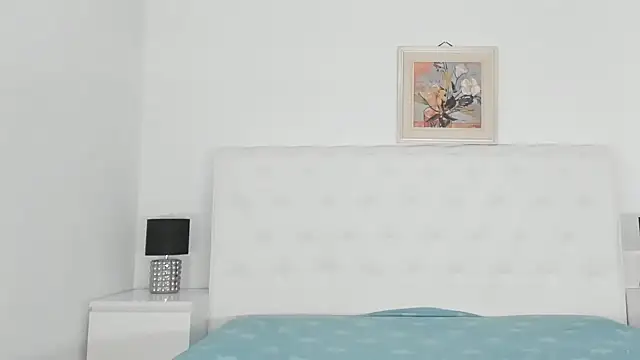 purefantasy online show from September 19, 5:20 am