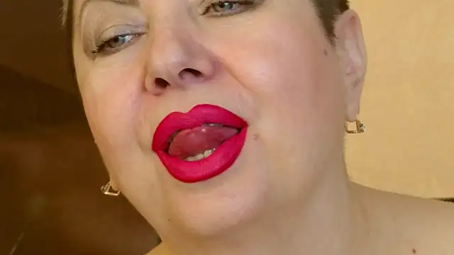 Snapshot of LadyPosh chatting on January 29, 10:01 pm LadyPosh online show from January 29, 10:01 pm