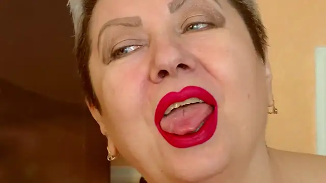 LadyPosh online show from February 24, 9:35 pm