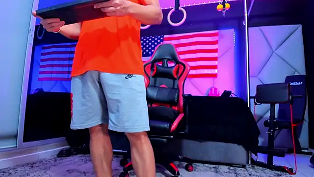 Snapshot of Aydenmiller96 chatting on September 21, 4:14 am Aydenmiller96 online show from September 21, 4:14 am