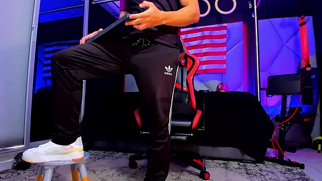 Snapshot of Aydenmiller96 chatting on October 7, 2:47 pm Aydenmiller96 online show from October 7, 2:47 pm