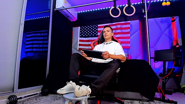 Snapshot of Aydenmiller96 chatting on October 8, 2:53 am Aydenmiller96 online show from October 8, 2:53 am