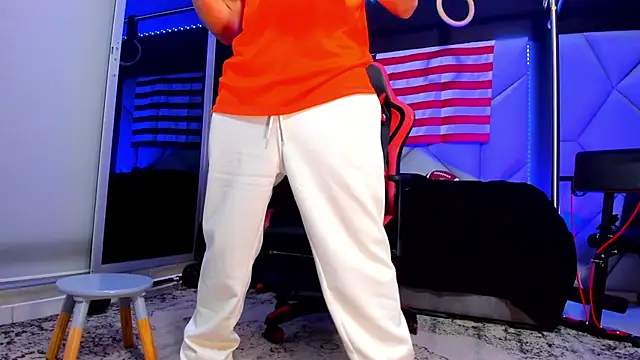 Snapshot of Aydenmiller96 chatting on October 19, 3:18 am Aydenmiller96 online show from October 19, 3:18 am