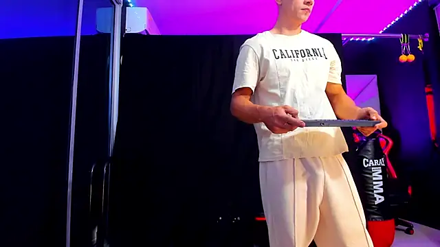 Snapshot of Aydenmiller96 chatting on November 4, 1:21 pm Aydenmiller96 online show from November 4, 1:21 pm