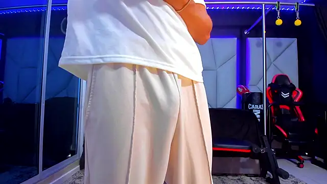 Snapshot of Aydenmiller96 chatting on November 12, 1:55 pm Aydenmiller96 online show from November 12, 1:55 pm