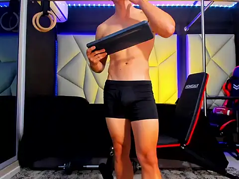 Snapshot of Aydenmiller96 chatting on November 28, 2:47 am Aydenmiller96 online show from November 28, 2:47 am