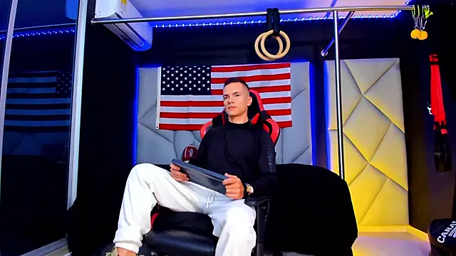 Snapshot of Aydenmiller96 chatting on January 16, 4:38 am Aydenmiller96 online show from January 16, 4:38 am