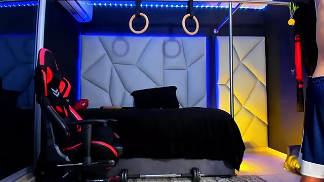 Snapshot of Aydenmiller96 chatting on February 23, 4:32 am Aydenmiller96 online show from February 23, 4:32 am