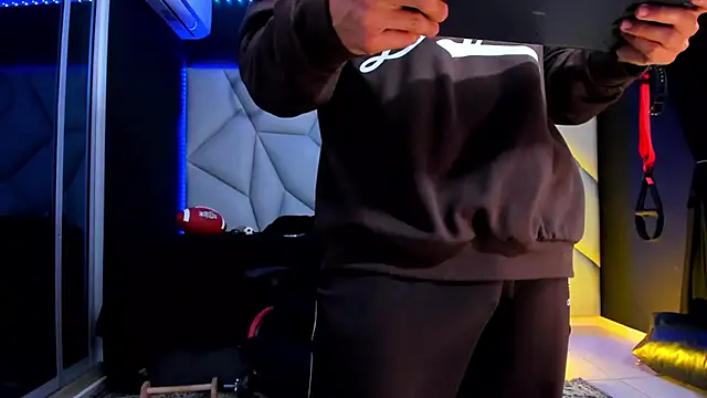 Snapshot of Aydenmiller96 chatting on February 25, 11:47 pm Aydenmiller96 online show from February 25, 11:47 pm