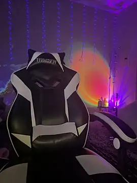 thebrattygoddess online show from March 15, 3:07 am