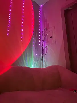 thebrattygoddess online show from November 1, 1:29 am