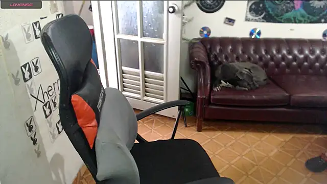 Snapshot of xherry_horny chatting on March 19, 3:40 pm xherry horny online show from March 19, 3:40 pm