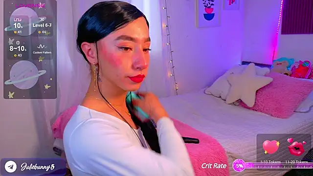 Snapshot of Littlebunny21 chatting on March 2, 8:29 pm Littlebunny21 online show from March 2, 8:29 pm