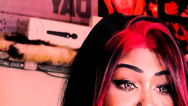 indian dreamgirl online show from November 4, 9:25 pm