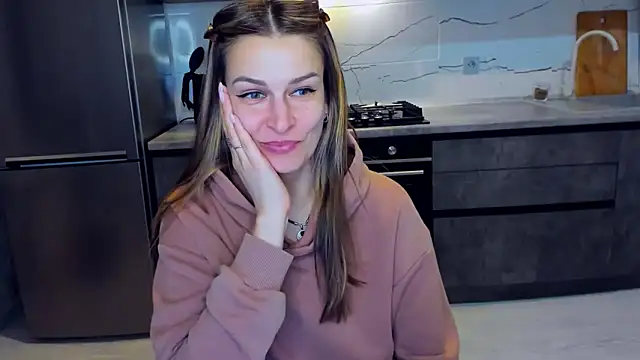 AlexiaDarren online show from February 24, 7:52 pm