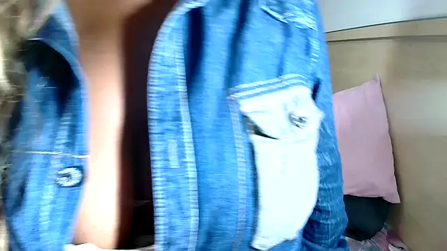 sexyindianchic online show from February 8, 2:15 am