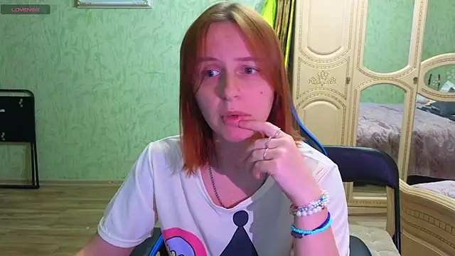 Snapshot of DanaMartina chatting on October 8, 2:47 pm DanaMartina online show from October 8, 2:47 pm