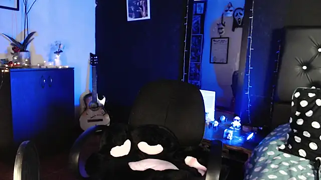 aprildoll online show from January 10, 7:35 am