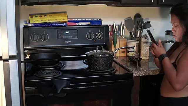 Bubbleliyah online show from December 3, 3:00 pm